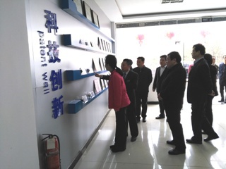 谢茹副省长到老子有钱lzyq88科技视察调研